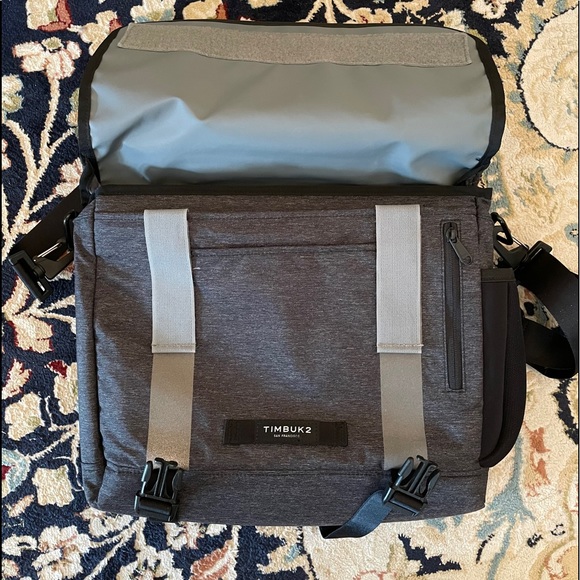 Timbuk2 Closer Messenger Bag - Picture 5 of 8
